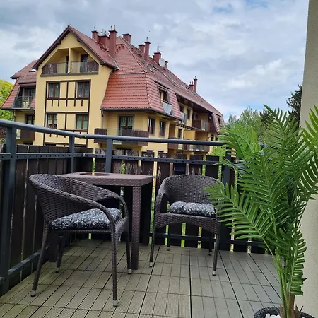 Laguna Ogrodowa 17 *